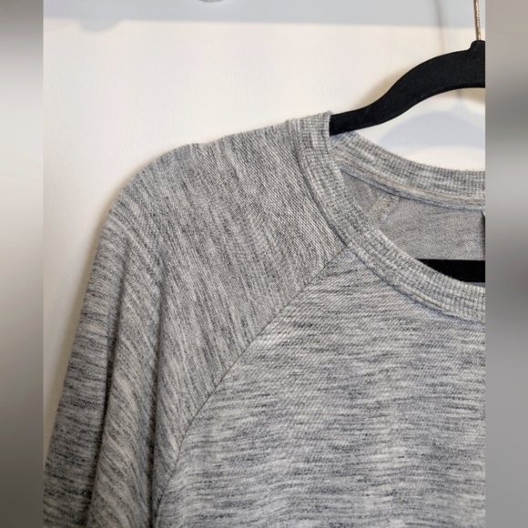 Athleta Mindset Gray Grey Raglan Long Sleeve Shirt Soft Modal Athleisure Medium - Picture 3 of 6